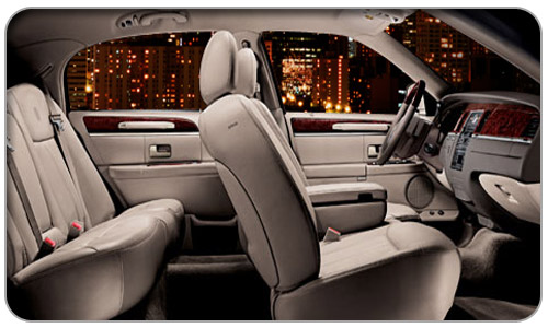 4 passenger luxury sedan lincoln town car