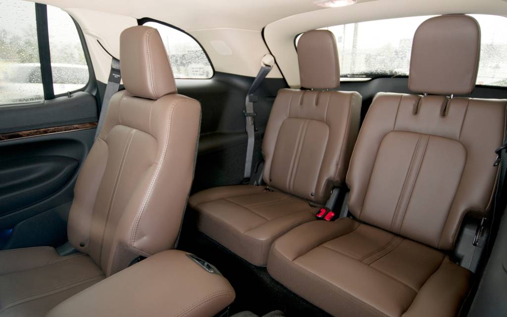 6 passenger luxury sedan lincoln mkt
